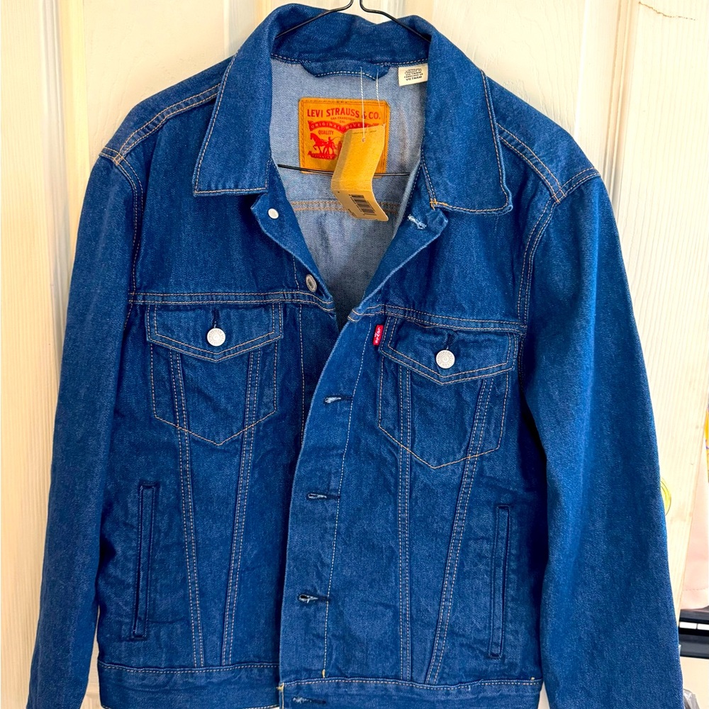 Men’s sz small Levi’s denim jacket NWT